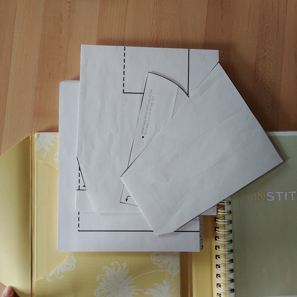 **SOLD** Amy Butler’s InStitches Simple and Stylish Sewing Book - Picture 3 of 11